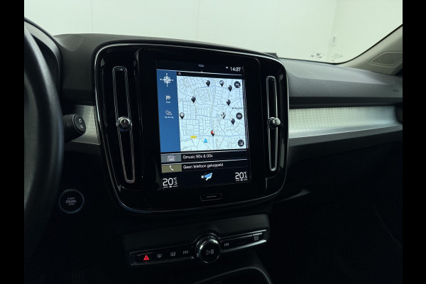 Volvo XC40 1.5 T3 164PK Automaat Trekhaak Navi Ecc Apple Carplay Android Auto Cruise Control Business Pro Elek. Achterklep Lane Assist Road Sign Info DAB Led City-Safety 1.600KG Trekgewicht
