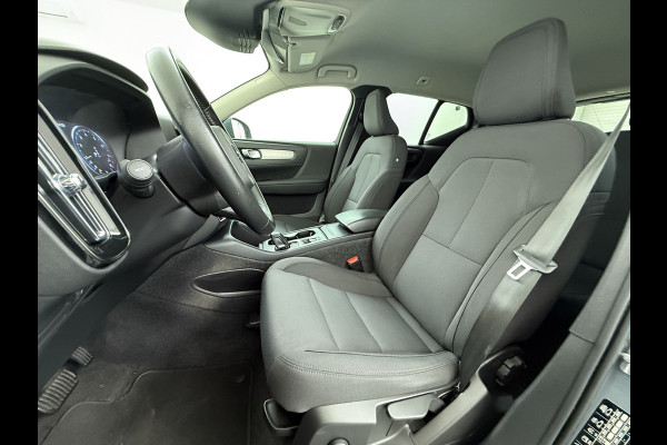 Volvo XC40 1.5 T3 164PK Automaat Trekhaak Navi Ecc Apple Carplay Android Auto Cruise Control Business Pro Elek. Achterklep Lane Assist Road Sign Info DAB Led City-Safety 1.600KG Trekgewicht