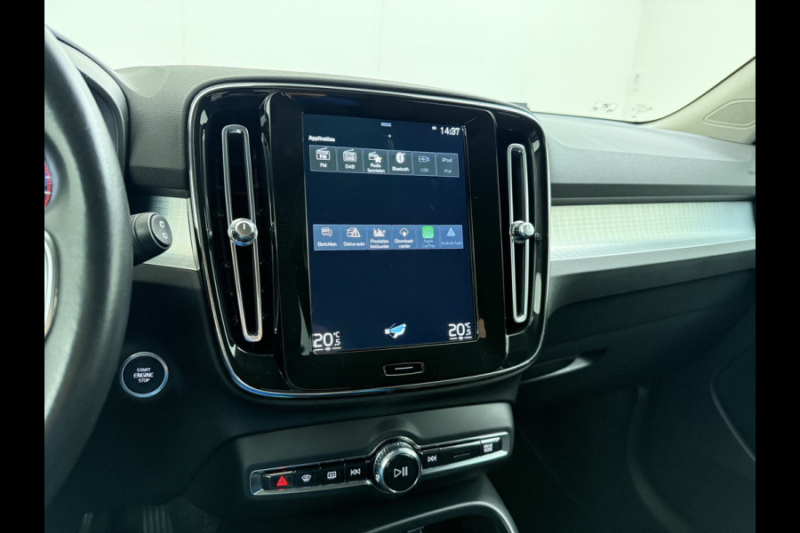 Volvo XC40 1.5 T3 164PK Automaat Trekhaak Navi Ecc Apple Carplay Android Auto Cruise Control Business Pro Elek. Achterklep Lane Assist Road Sign Info DAB Led City-Safety 1.600KG Trekgewicht