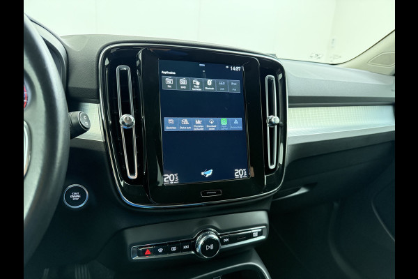 Volvo XC40 1.5 T3 164PK Automaat Trekhaak Navi Ecc Apple Carplay Android Auto Cruise Control Business Pro Elek. Achterklep Lane Assist Road Sign Info DAB Led City-Safety 1.600KG Trekgewicht