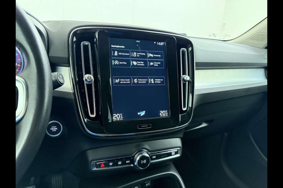 Volvo XC40 1.5 T3 164PK Automaat Trekhaak Navi Ecc Apple Carplay Android Auto Cruise Control Business Pro Elek. Achterklep Lane Assist Road Sign Info DAB Led City-Safety 1.600KG Trekgewicht