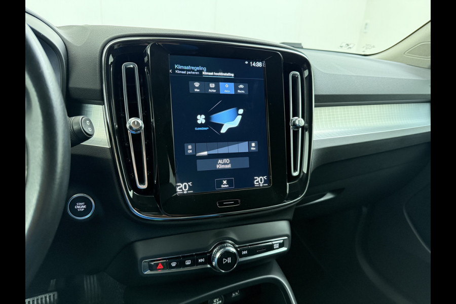 Volvo XC40 1.5 T3 164PK Automaat Trekhaak Navi Ecc Apple Carplay Android Auto Cruise Control Business Pro Elek. Achterklep Lane Assist Road Sign Info DAB Led City-Safety 1.600KG Trekgewicht