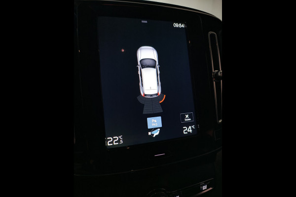 Volvo XC40 1.5 T3 164PK Automaat Trekhaak Navi Ecc Apple Carplay Android Auto Cruise Control Business Pro Elek. Achterklep Lane Assist Road Sign Info DAB Led City-Safety 1.600KG Trekgewicht