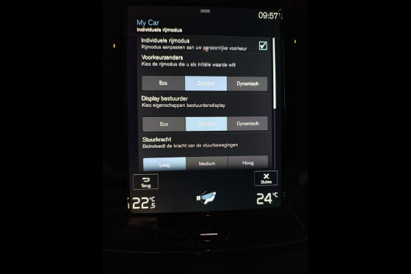 Volvo XC40 1.5 T3 164PK Automaat Trekhaak Navi Ecc Apple Carplay Android Auto Cruise Control Business Pro Elek. Achterklep Lane Assist Road Sign Info DAB Led City-Safety 1.600KG Trekgewicht