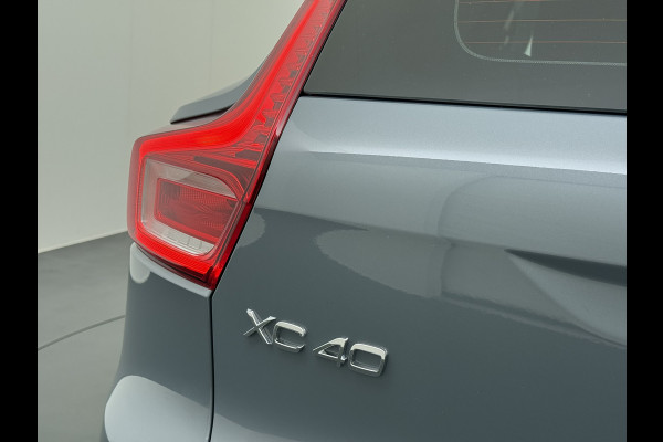Volvo XC40 1.5 T3 164PK Automaat Trekhaak Navi Ecc Apple Carplay Android Auto Cruise Control Business Pro Elek. Achterklep Lane Assist Road Sign Info DAB Led City-Safety 1.600KG Trekgewicht
