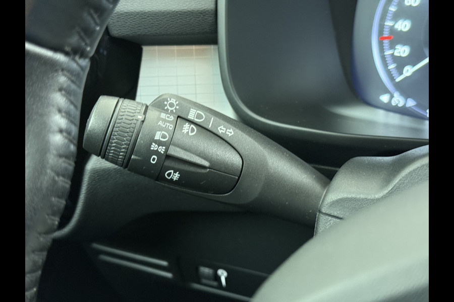 Volvo XC40 1.5 T3 164PK Automaat Trekhaak Navi Ecc Apple Carplay Android Auto Cruise Control Business Pro Elek. Achterklep Lane Assist Road Sign Info DAB Led City-Safety 1.600KG Trekgewicht