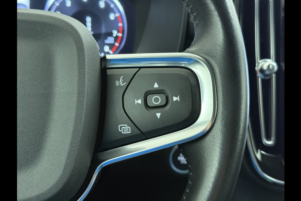 Volvo XC40 1.5 T3 164PK Automaat Trekhaak Navi Ecc Apple Carplay Android Auto Cruise Control Business Pro Elek. Achterklep Lane Assist Road Sign Info DAB Led City-Safety 1.600KG Trekgewicht