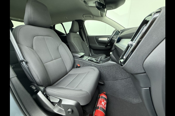 Volvo XC40 1.5 T3 164PK Automaat Trekhaak Navi Ecc Apple Carplay Android Auto Cruise Control Business Pro Elek. Achterklep Lane Assist Road Sign Info DAB Led City-Safety 1.600KG Trekgewicht