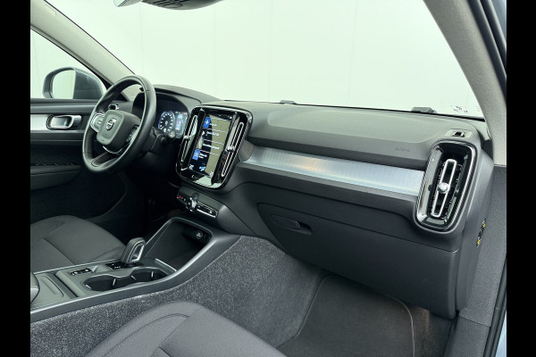 Volvo XC40 1.5 T3 164PK Automaat Trekhaak Navi Ecc Apple Carplay Android Auto Cruise Control Business Pro Elek. Achterklep Lane Assist Road Sign Info DAB Led City-Safety 1.600KG Trekgewicht
