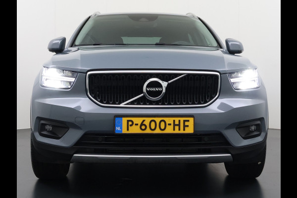 Volvo XC40 1.5 T3 164PK Automaat Trekhaak Navi Ecc Apple Carplay Android Auto Cruise Control Business Pro Elek. Achterklep Lane Assist Road Sign Info DAB Led City-Safety 1.600KG Trekgewicht