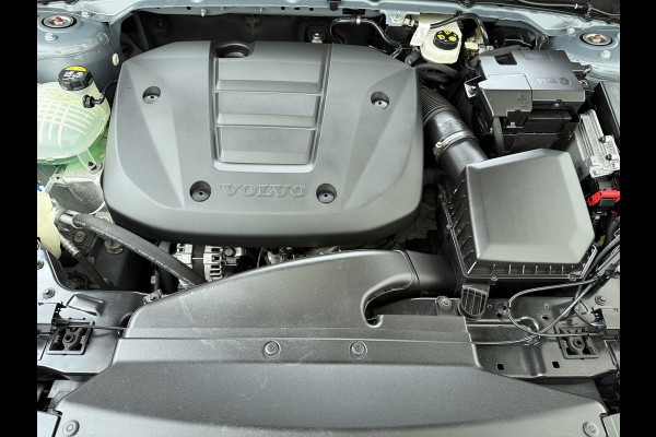 Volvo XC40 1.5 T3 164PK Automaat Trekhaak Navi Ecc Apple Carplay Android Auto Cruise Control Business Pro Elek. Achterklep Lane Assist Road Sign Info DAB Led City-Safety 1.600KG Trekgewicht