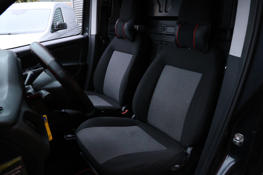 Fiat Doblò Cargo 1.3 MJ L2H1 Maxi | CarPlay | Android Auto | Trekhaak | Airco | Sport velgen | MF Stuur | Nieuwe APK | NL Auto