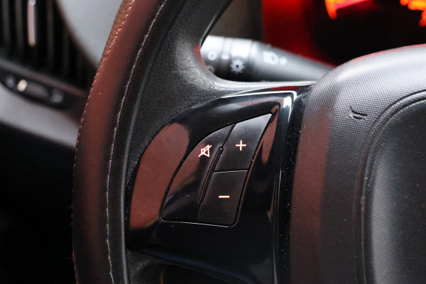 Fiat Doblò Cargo 1.3 MJ L2H1 Maxi | CarPlay | Android Auto | Trekhaak | Airco | Sport velgen | MF Stuur | Nieuwe APK | NL Auto