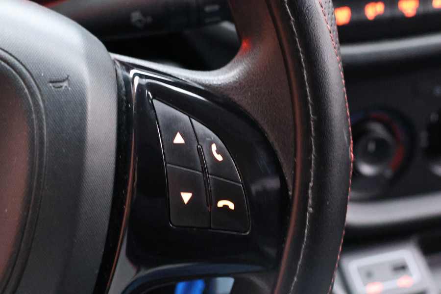 Fiat Doblò Cargo 1.3 MJ L2H1 Maxi | CarPlay | Android Auto | Trekhaak | Airco | Sport velgen | MF Stuur | Nieuwe APK | NL Auto