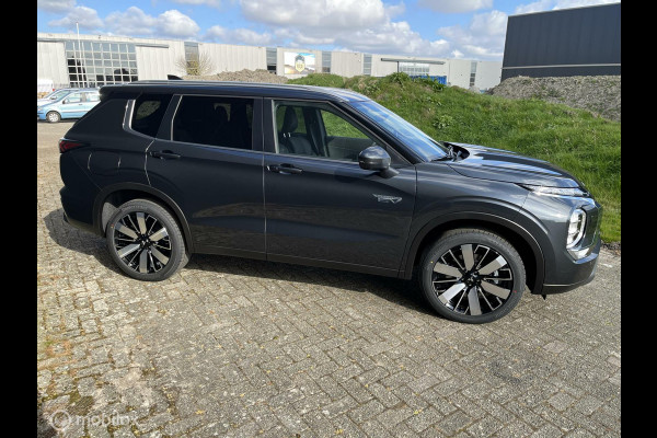 Mitsubishi Outlander 2.4 PHEV First Edition