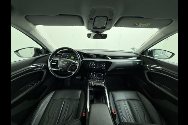 Audi e-tron 55 Quattro Edition 95kWh SOH 93% Leder Trekhaak Navi Ecc Cruise Control Pdc Elek.Achterklep Stoelverwarming Lmv 20" Led DAB 1e Eigenaar Origineel Nederlandse Auto