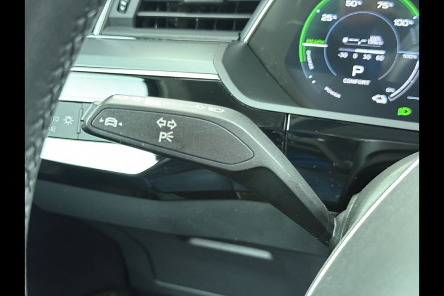 Audi e-tron 55 Quattro Edition 95kWh SOH 93% Leder Trekhaak Navi Ecc Cruise Control Pdc Elek.Achterklep Stoelverwarming Lmv 20" Led DAB 1e Eigenaar Origineel Nederlandse Auto