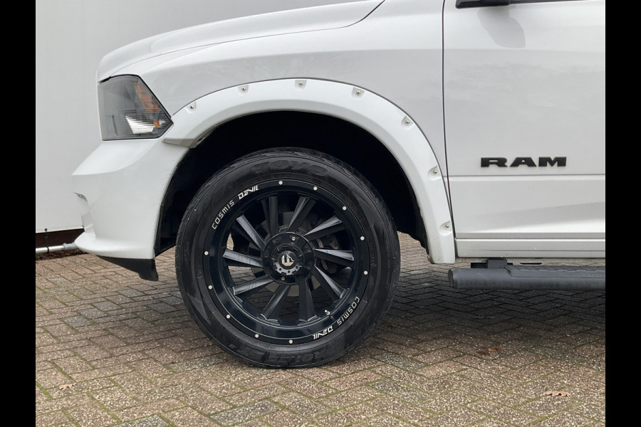 Dodge Ram 1500 5-Pers 5.7 V8 4x4 Crew Cab Leer Bodykit Rebel Camera Trekhaak