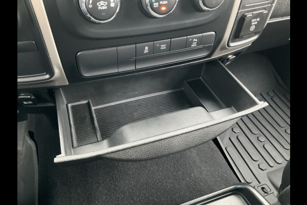 Dodge Ram 1500 5-Pers 5.7 V8 4x4 Crew Cab Leer Bodykit Rebel Camera Trekhaak