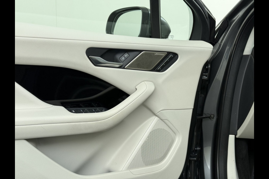 Jaguar I-PACE EV400 S AWD 90kWh Leder+Memory Panoramadak Camera Meridian®-Audio Stoelverwarming Navi Ecc Apple Carplay Android Auto Cruise Con Elek.Voorstoelen Voorruitverwarming DAB+ Led Verkeersbord detectie Rijstrooksensor Wifi Origineel Nederlandse Auto