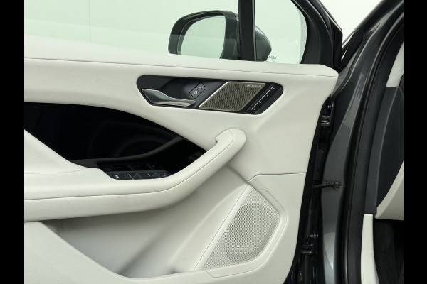 Jaguar I-PACE EV400 S AWD 90kWh Leder+Memory Panoramadak Camera Meridian®-Audio Stoelverwarming Navi Ecc Apple Carplay Android Auto Cruise Con Elek.Voorstoelen Voorruitverwarming DAB+ Led Verkeersbord detectie Rijstrooksensor Wifi Origineel Nederlandse Auto