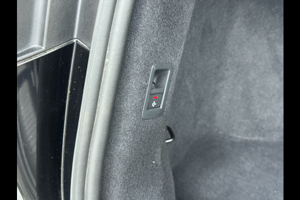 Audi Q4 e-tron 40 Advanced Edition 77kWh SOH 94% Adap.Cruise Trekhaak Navi-Plus Apple Carplay Android Auto Ecc Pdc Matrix Led Sportstoelen DAB Stoelverwarming Led Lmv 19" Elek.Achterklep Led-a-licht dynamisch 1e Eigenaar Origineel Nederlandse Auto 1.000kg Trekgewicht