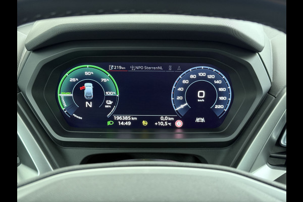 Audi Q4 e-tron 40 Advanced Edition 77kWh SOH 94% Adap.Cruise Trekhaak Navi-Plus Apple Carplay Android Auto Ecc Pdc Matrix Led Sportstoelen DAB Stoelverwarming Led Lmv 19" Elek.Achterklep Led-a-licht dynamisch 1e Eigenaar Origineel Nederlandse Auto 1.000kg Trekgewicht