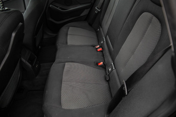 BMW 2 Serie Gran Coupé 218i Introduction Edition NAVI / CARPLAY / LED / AUTOMAAT / N.A.P