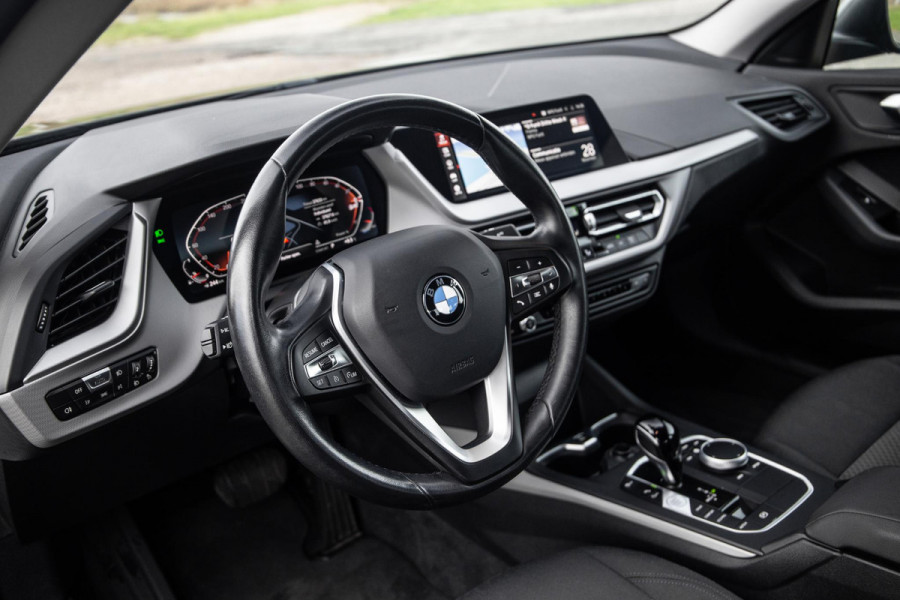 BMW 2 Serie Gran Coupé 218i Introduction Edition NAVI / CARPLAY / LED / AUTOMAAT / N.A.P