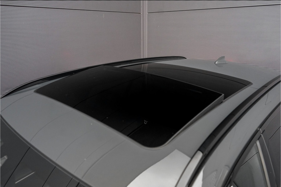 BMW 3 Serie Touring 320e M-Sport Dravitgrau Pano Leder Trekhaak 19"