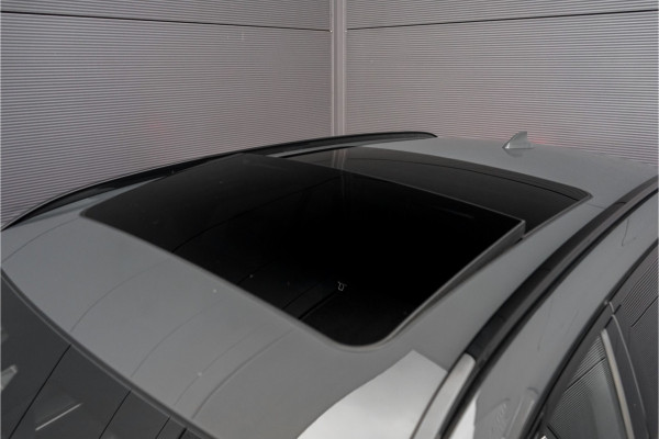 BMW 3 Serie Touring 320e M-Sport Dravitgrau Pano Leder Trekhaak 19"