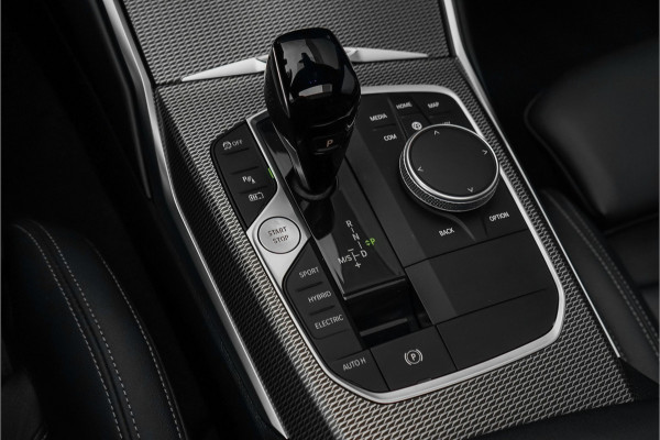 BMW 3 Serie Touring 320e M-Sport Dravitgrau Pano Leder Trekhaak 19"