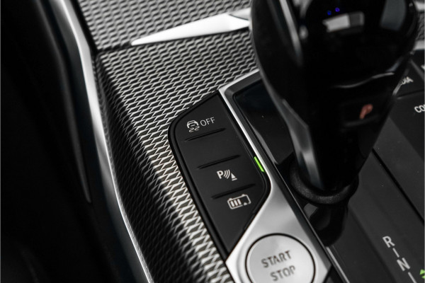 BMW 3 Serie Touring 320e M-Sport Dravitgrau Pano Leder Trekhaak 19"