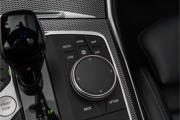 BMW 3 Serie Touring 320e M-Sport Dravitgrau Pano Leder Trekhaak 19"