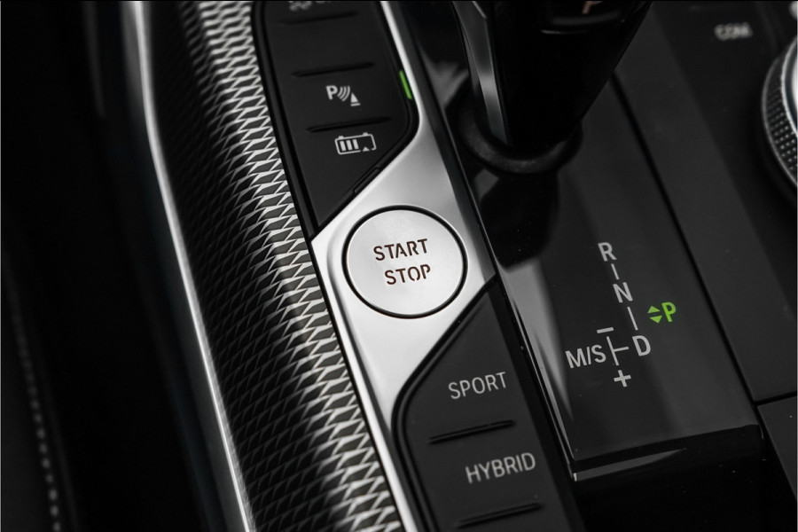 BMW 3 Serie Touring 320e M-Sport Dravitgrau Pano Leder Trekhaak 19"