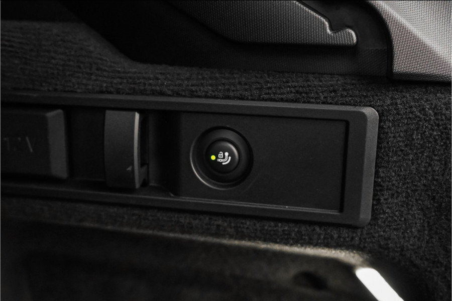 BMW 3 Serie Touring 320e M-Sport Dravitgrau Pano Leder Trekhaak 19"