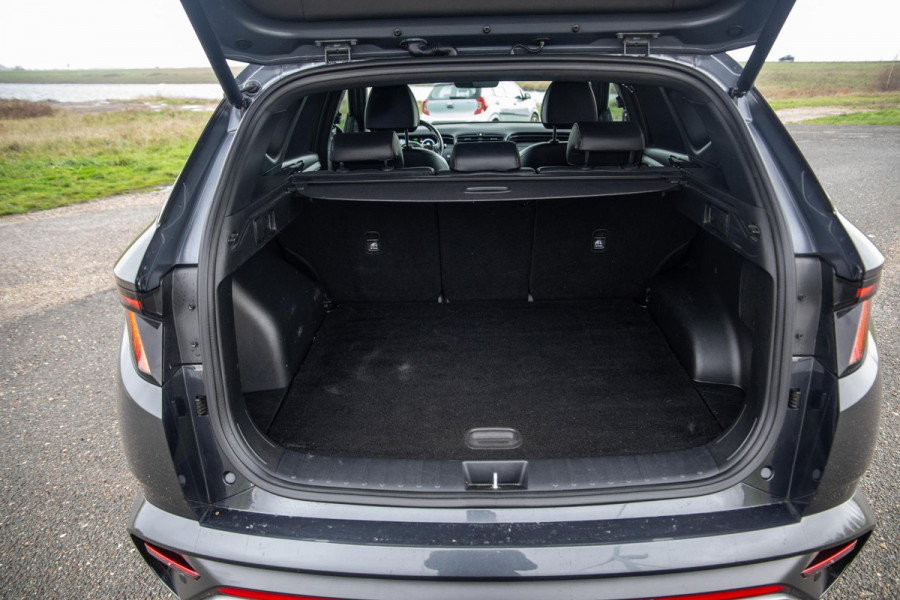Hyundai Tucson 1.6 T-GDI HEV N Line Sky AUTOMAAT / STOEL VERWARMING + KOELING / PANO / CAMERA