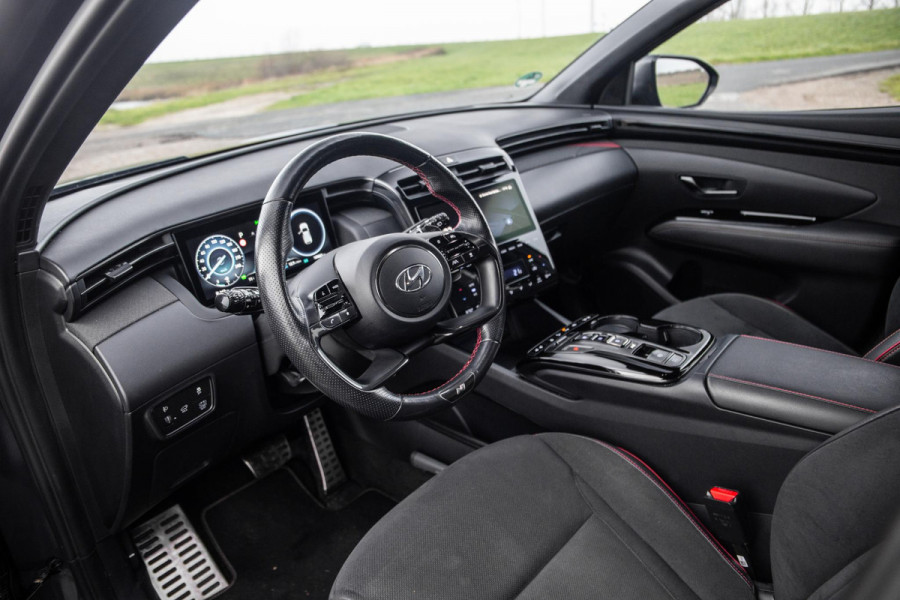 Hyundai Tucson 1.6 T-GDI HEV N Line Sky AUTOMAAT / STOEL VERWARMING + KOELING / PANO / CAMERA