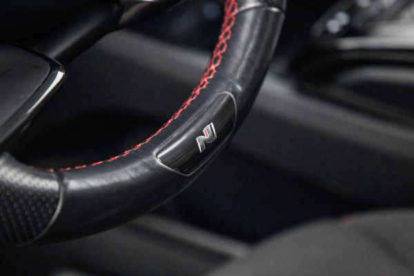 Hyundai Tucson 1.6 T-GDI HEV N Line Sky AUTOMAAT / STOEL VERWARMING + KOELING / PANO / CAMERA