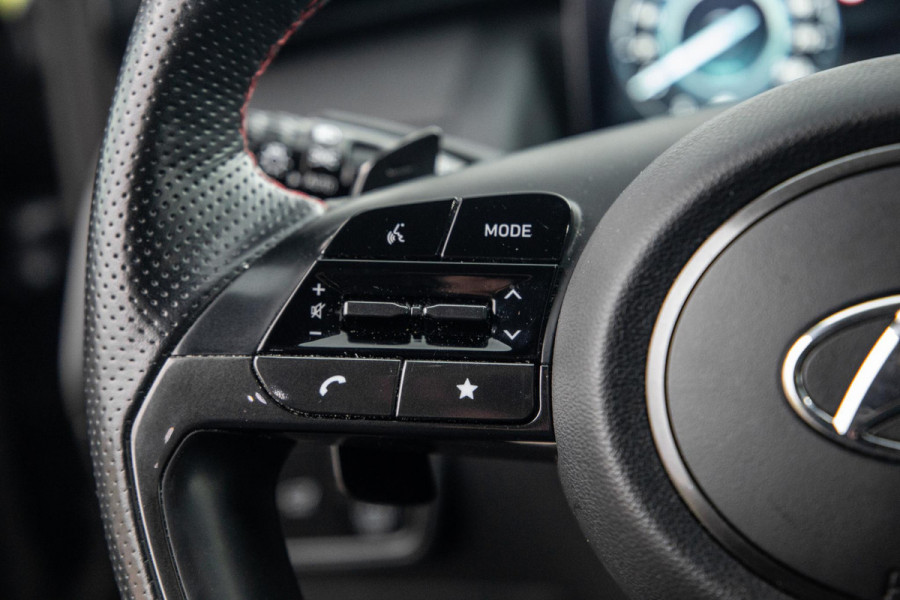 Hyundai Tucson 1.6 T-GDI HEV N Line Sky AUTOMAAT / STOEL VERWARMING + KOELING / PANO / CAMERA