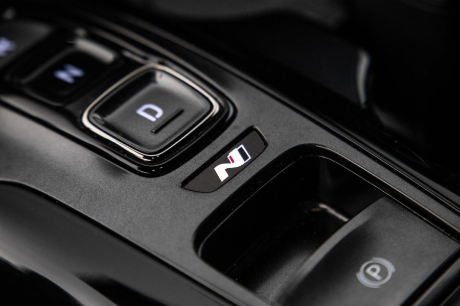 Hyundai Tucson 1.6 T-GDI HEV N Line Sky AUTOMAAT / STOEL VERWARMING + KOELING / PANO / CAMERA