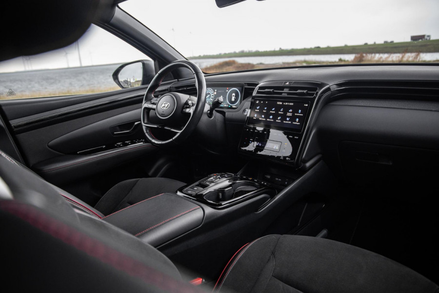 Hyundai Tucson 1.6 T-GDI HEV N Line Sky AUTOMAAT / STOEL VERWARMING + KOELING / PANO / CAMERA