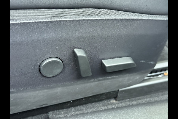 Tesla Model 3 RWD SR+ 325PK Lmv 18" AutoPilot FSD Leder Panoramadak Adaptive-Cruise Camera's Elektr.-Stuur+Stoelen+Spiegels+Geheugen+Easy-Entr Navi LED Comfortstoelen ACC DAB Voorverwarmen interieur via App Keyless One-Pedal-Drive SOH 86% Origineel Nederlandse auto tot 11kw laden thuis! 1.584kg licht!