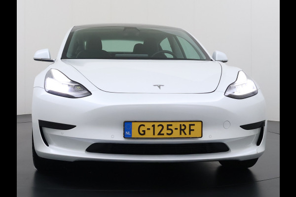 Tesla Model 3 RWD SR+ 325PK Lmv 18" AutoPilot FSD Leder Panoramadak Adaptive-Cruise Camera's Elektr.-Stuur+Stoelen+Spiegels+Geheugen+Easy-Entr Navi LED Comfortstoelen ACC DAB Voorverwarmen interieur via App Keyless One-Pedal-Drive SOH 86% Origineel Nederlandse auto tot 11kw laden thuis! 1.584kg licht!
