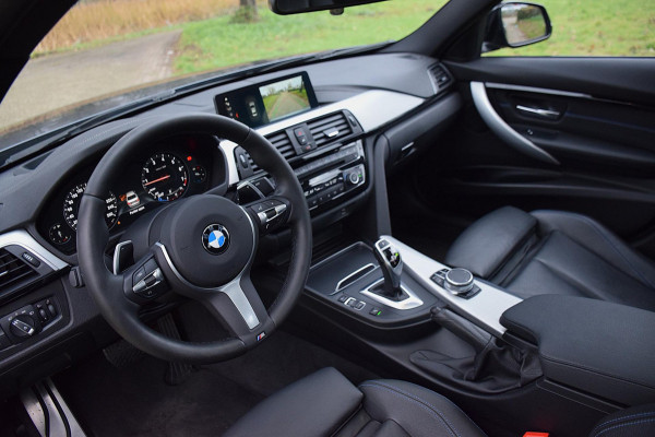 BMW 3-serie 320i M Sport Edition*Dak*Keyless*Digi dash*Head-up*Camera*Enz enz