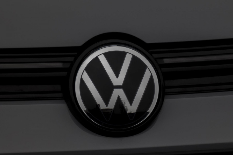 Volkswagen Golf 1.5 eTSI R-Line Edition | PANORAMADAK | IQ LIGHT | ACC | HEAD UP | HARMAN & KARDON