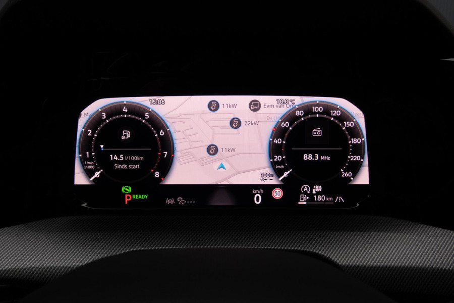 Volkswagen Golf 1.5 eTSI R-Line Edition | PANORAMADAK | IQ LIGHT | ACC | HEAD UP | HARMAN & KARDON