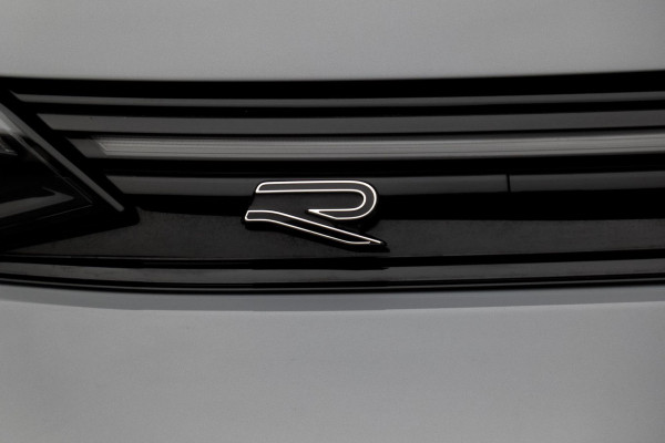 Volkswagen Golf 1.5 eTSI R-Line Edition | PANORAMADAK | IQ LIGHT | ACC | HEAD UP | HARMAN & KARDON