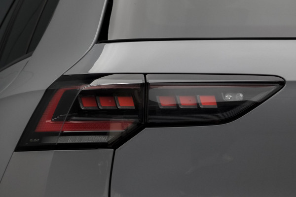Volkswagen Golf 1.5 eTSI R-Line Edition | PANORAMADAK | IQ LIGHT | ACC | HEAD UP | HARMAN & KARDON