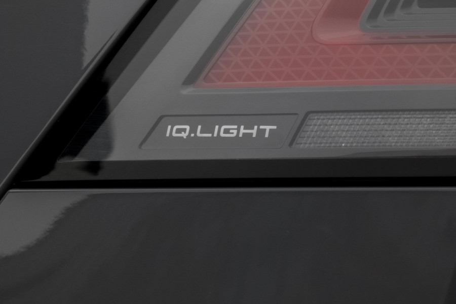 Volkswagen Golf 1.5 eTSI R-Line Edition | PANORAMADAK | IQ LIGHT | ACC | HEAD UP | HARMAN & KARDON